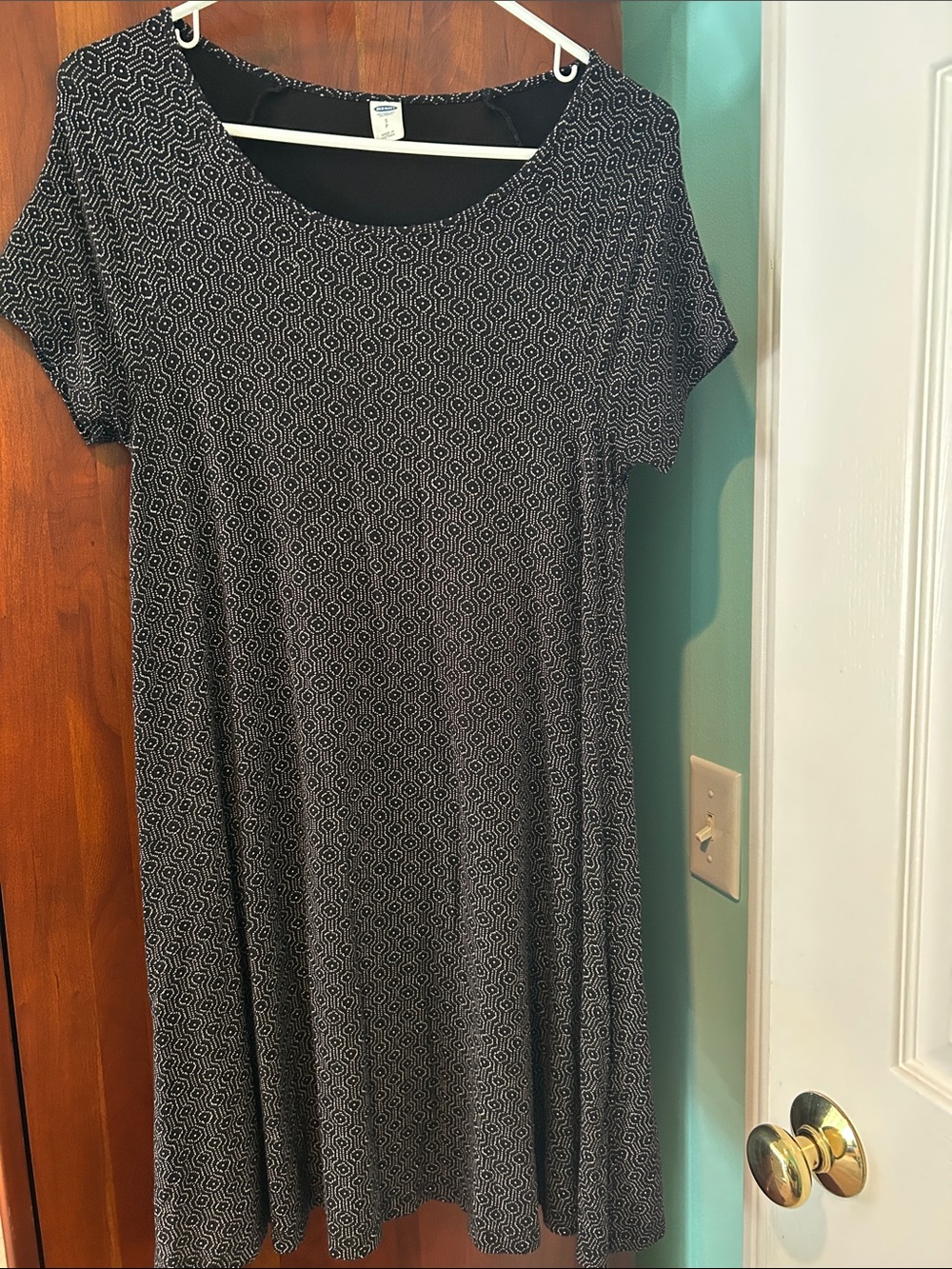 Old Navy Black and White Printed Scoop-Neck Midi Dress